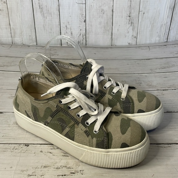 Steve Madden Emmi Camo Platform Sneakers - Picture 1 of 10